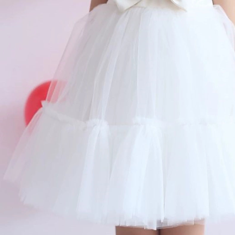 فستان بناتى أبيض راقى مزين بفيونكة من الصدر